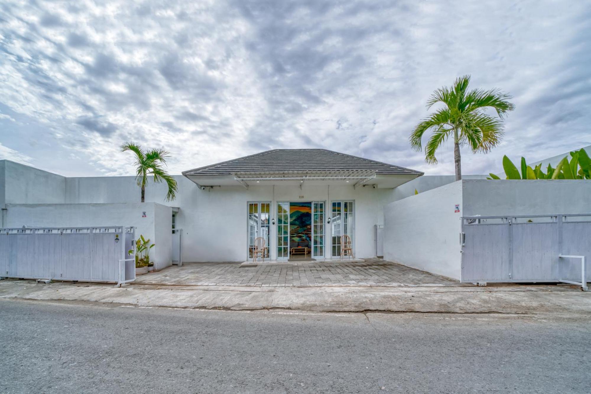 3bd Modern In With Bbq & Huge Shared Pool *