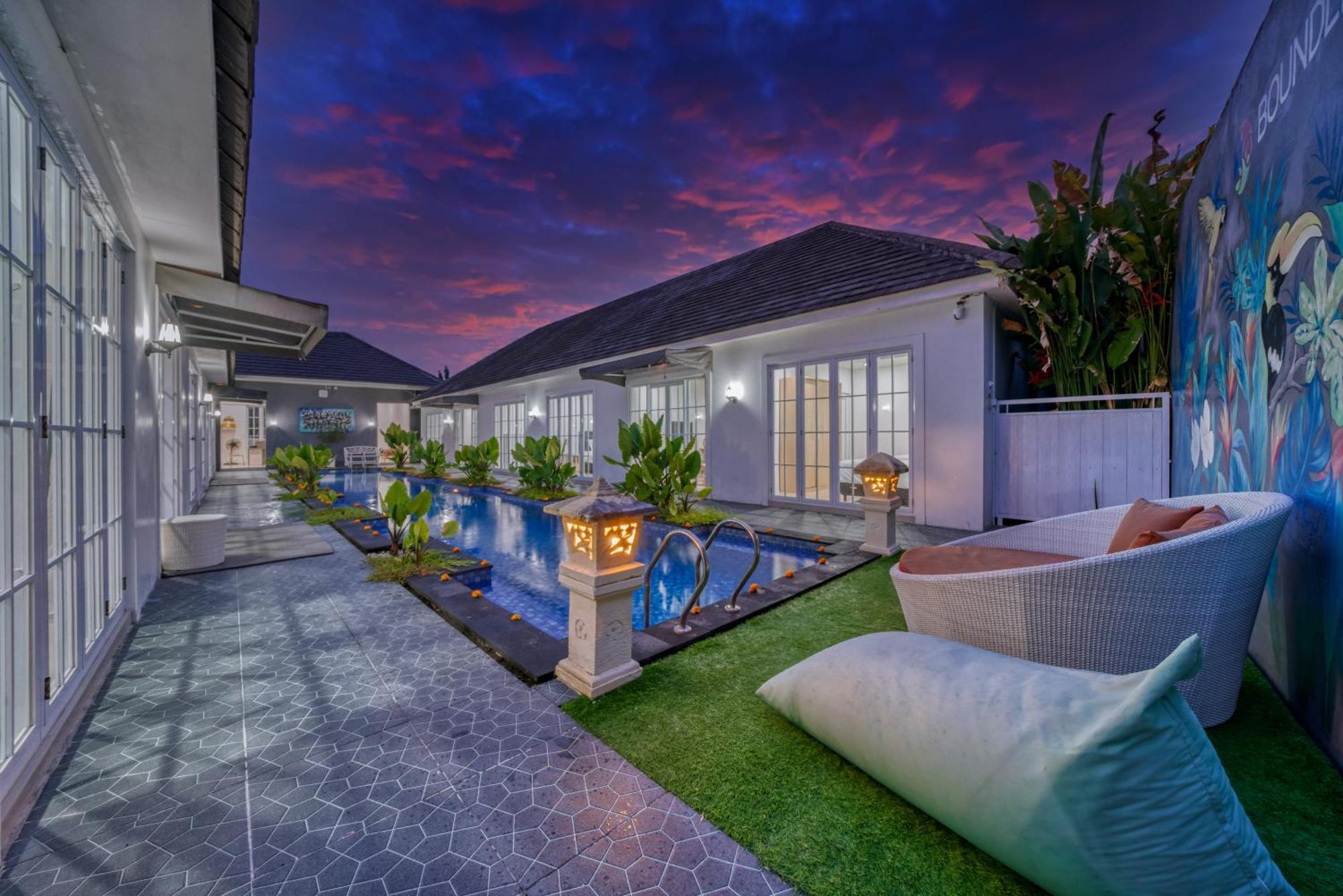 3bd Modern In With Bbq & Huge Shared Pool *