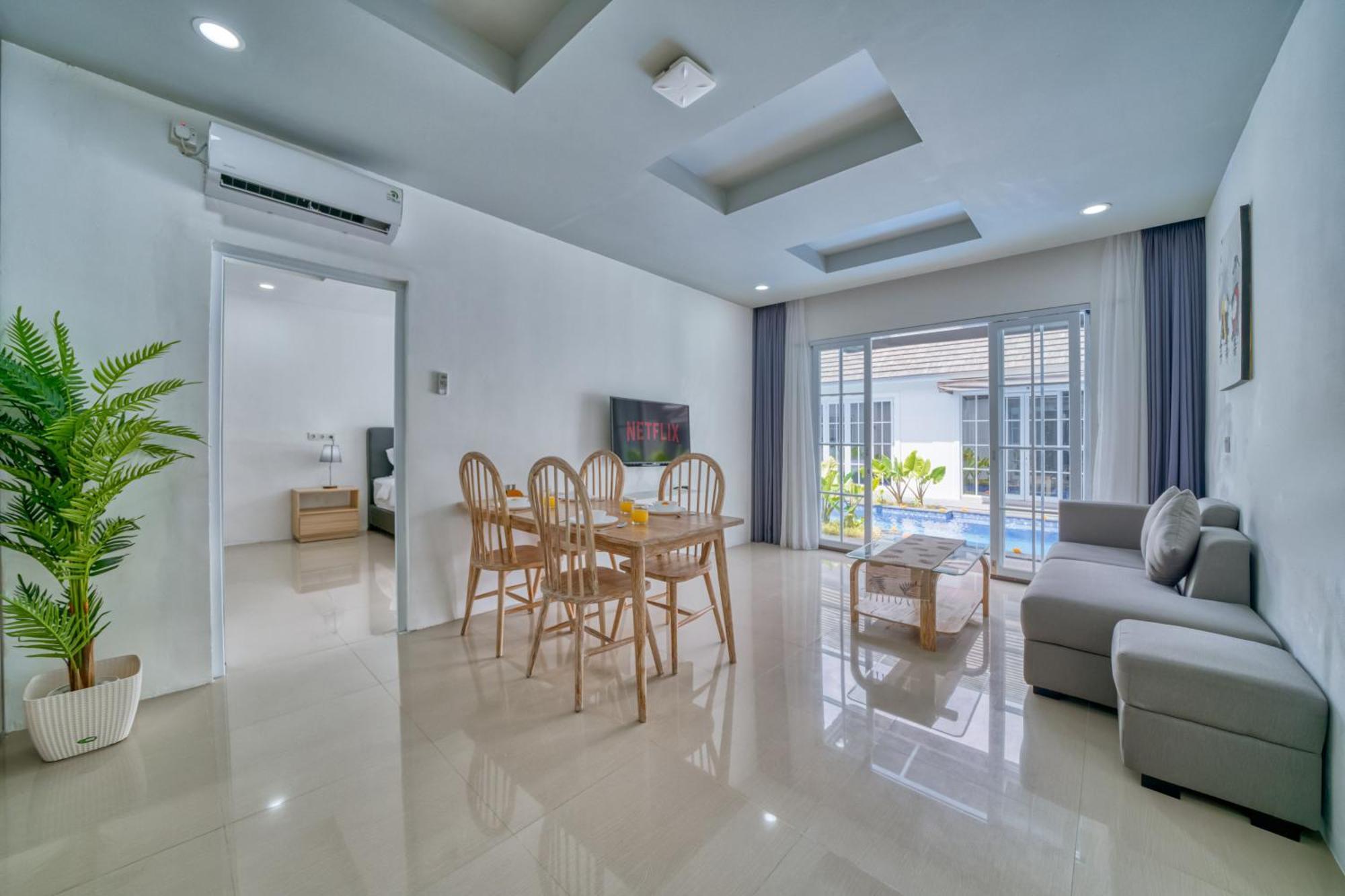 3bd Modern In With Bbq & Huge Shared Pool