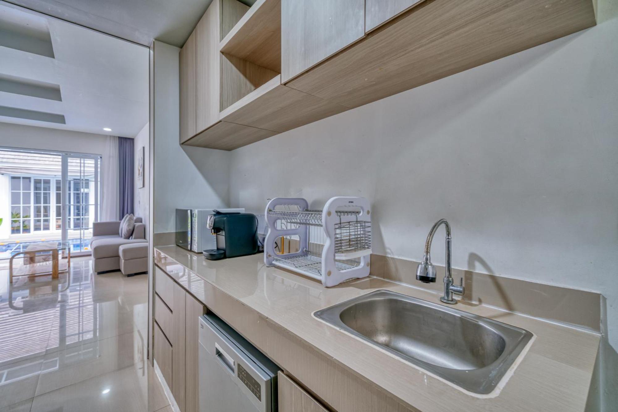 3bd Modern In With Bbq & Huge Shared Pool * Sanur (Bali)